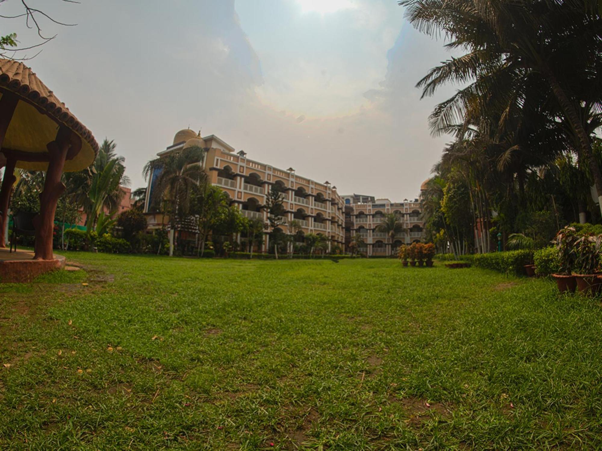 Nrs Royal Palace Puri Exterior photo
